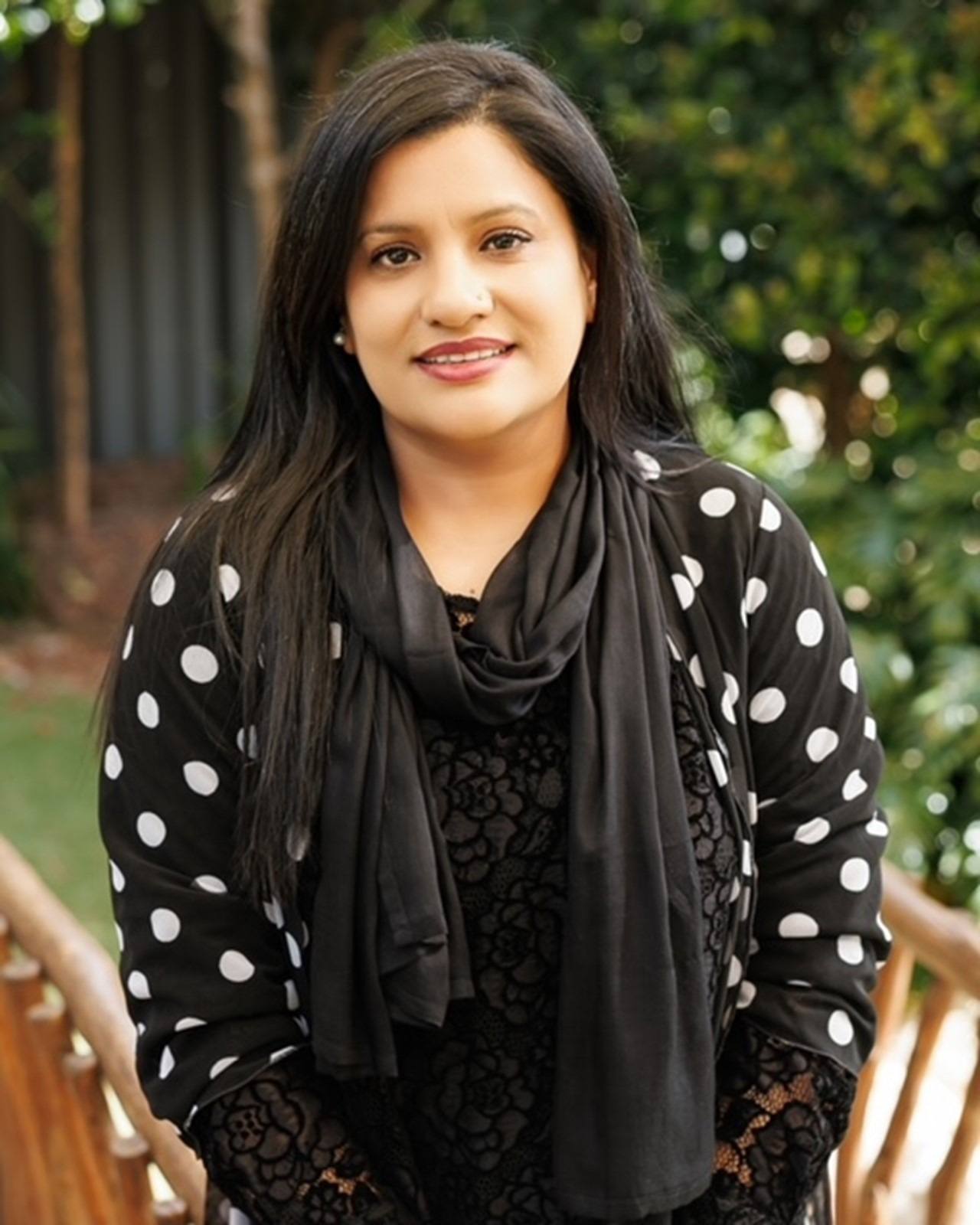 Miss Suzana, Educator